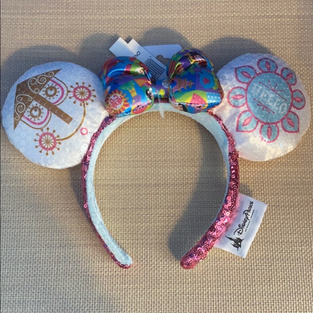 Disney parks Small world Minnie ears